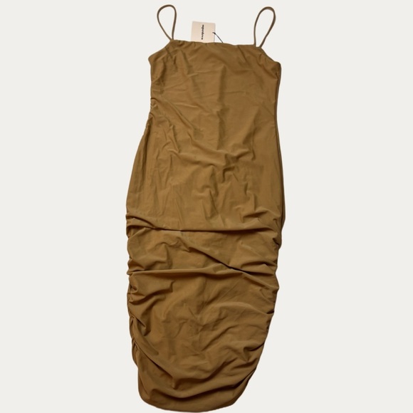 NWT Superdown Revolve Yovanna Midi Dress in Taupe - Picture 5 of 10